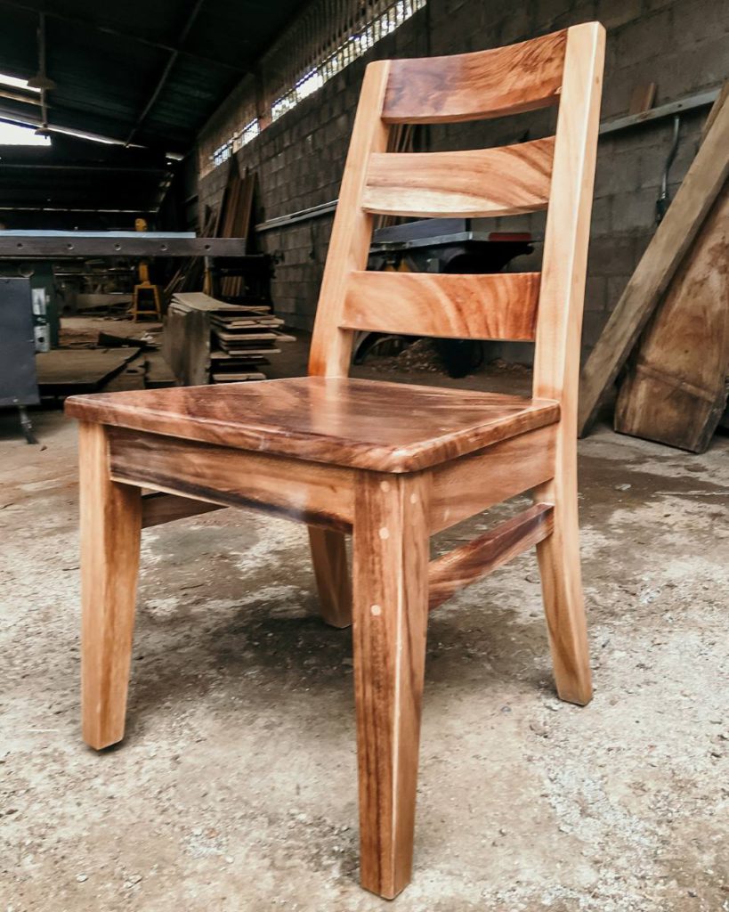 Muebles - Silla de madera solida personalizada